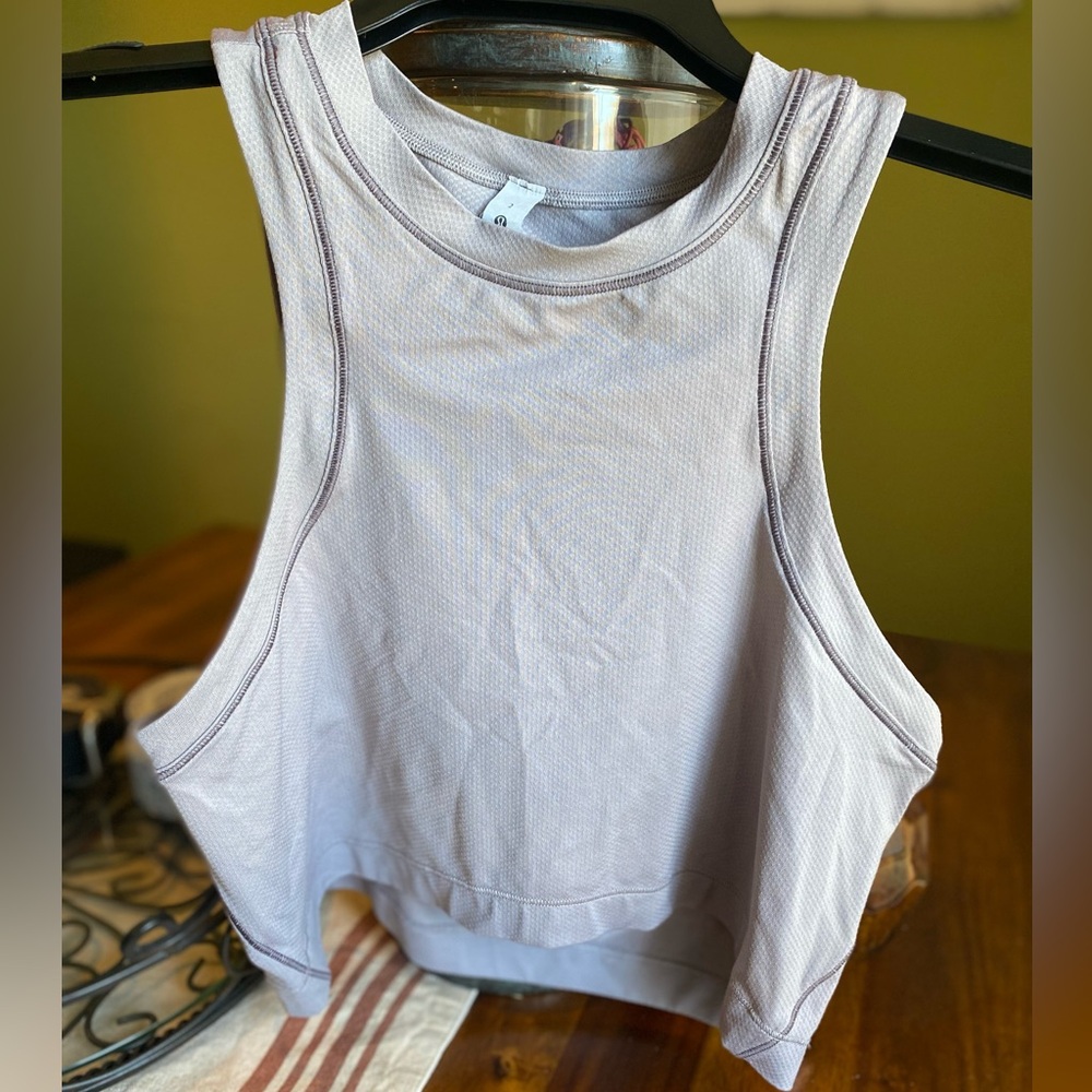 EUC Lululemon Open Back Cropped Train Tank